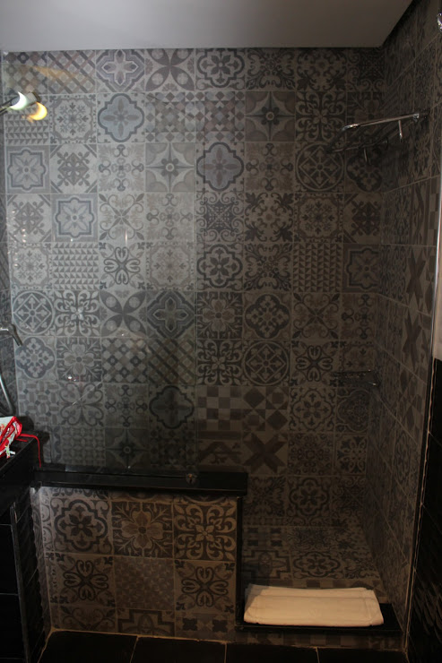 Della Rosa bathroom tiles